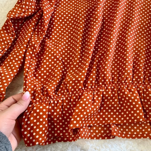 Adorable polkadot blouse - Picture 3 of 5